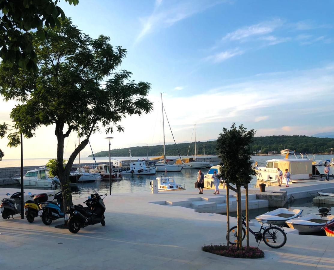 Villa Rudy Holiday Home Njivice Ngoại thất bức ảnh